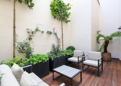 Penman Interiors Chelsea Private Courtyard Space Seating Planting